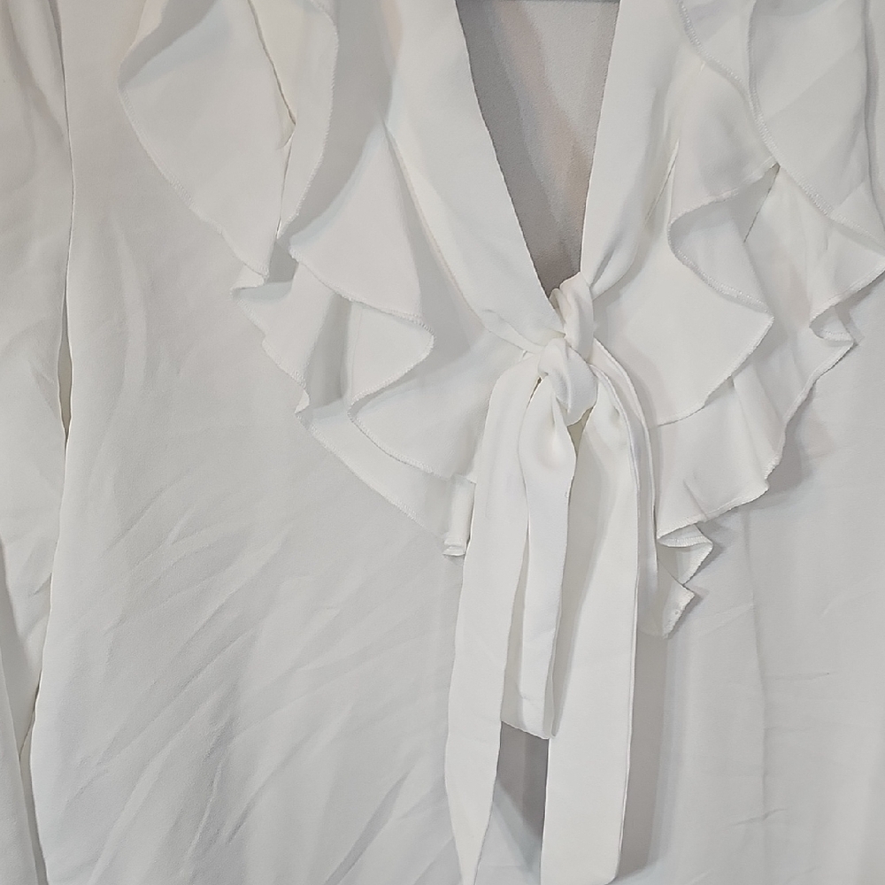 Kasper Elegant White Ruffle Blouse - Picture 4 of 7